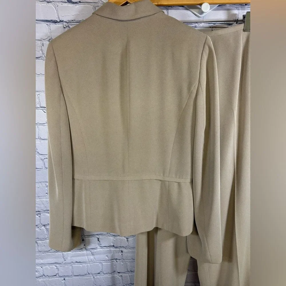 AnnTaylor 2 Piece Classic Minimalist Business Casual Tan Suit Blazer 6 Pants 10P - Picture 2 of 12